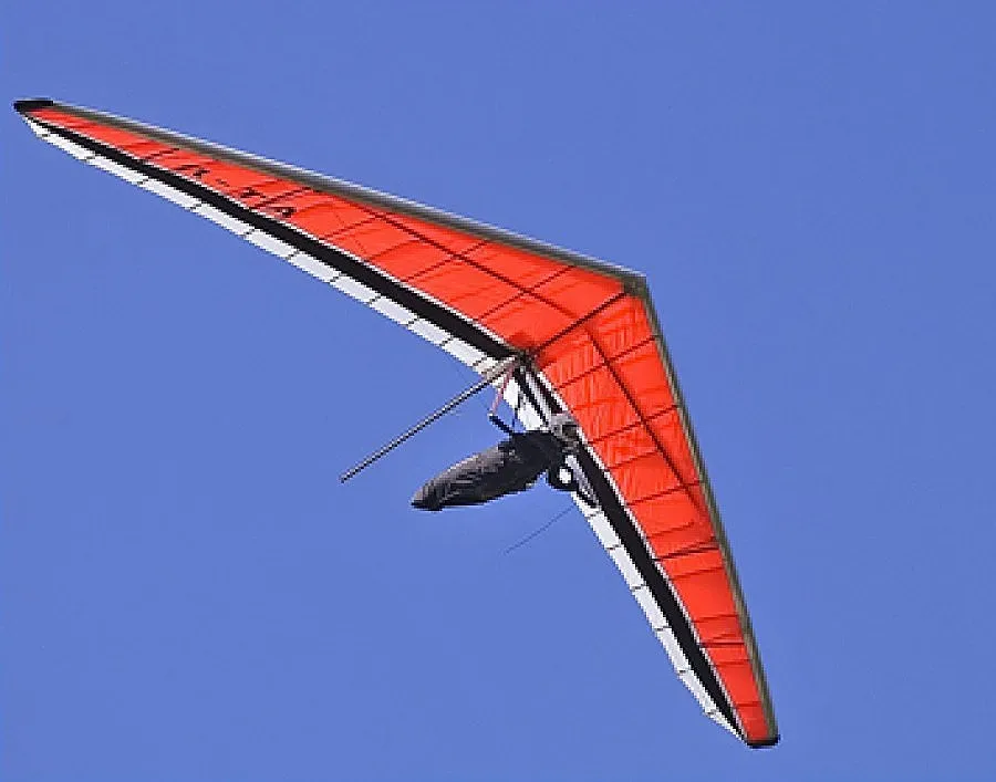 Наш делтапланерист се озова в Македония след буря