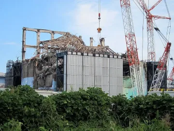 Забелязаха отделяне на водна пара над „Фукушима-1"