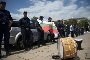 Неделен протест във ваканционно настроение