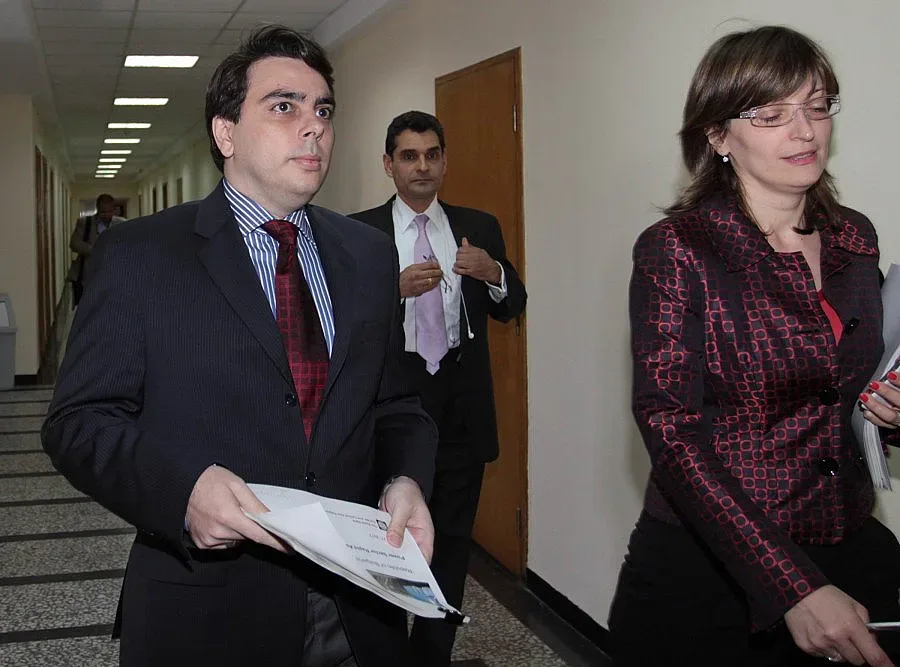 Василев: Понижената цена на тока е с грешни прогнози