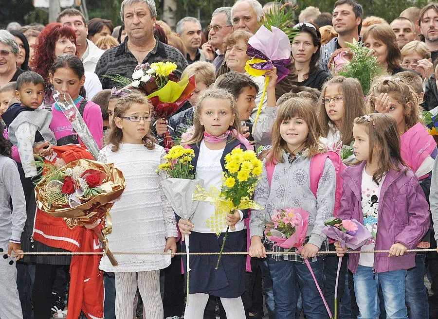 20 000 чакат помощ за първолаци