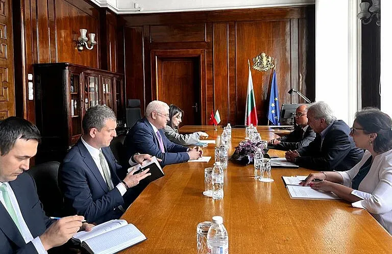 Министър Карадимов и посланикът на Турция на знакова среща