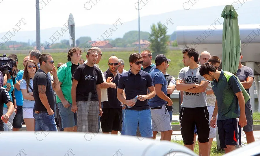 Агитката и "Левски" стиснаха ръце