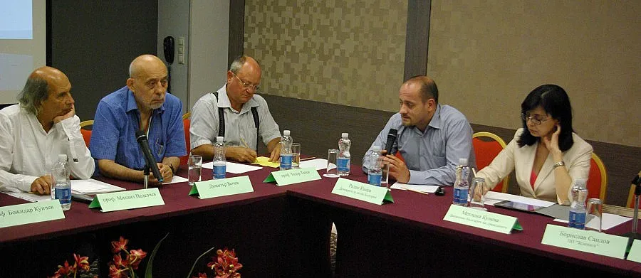 Още 4 партии в десния блок