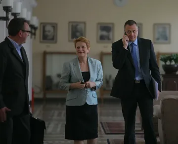 Синята Ева влезе в червената власт