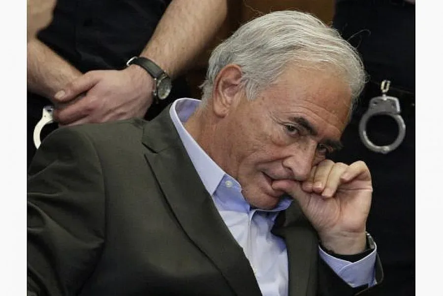 Строс-Кан става съветник на Сърбия