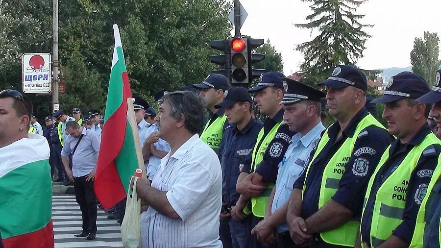 Полицията привиква протестиращи