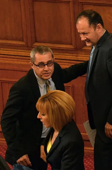 Цонев към Миков: Иди се обади на Йовчев, вече е блокирано всичко