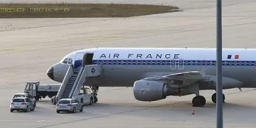 "Ер Франс" съкращава 2500 работни места