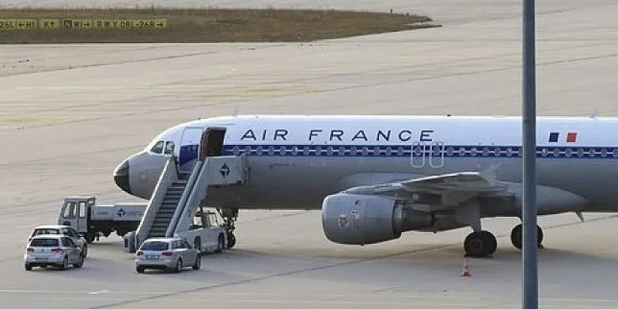 "Ер Франс" съкращава 2500 работни места