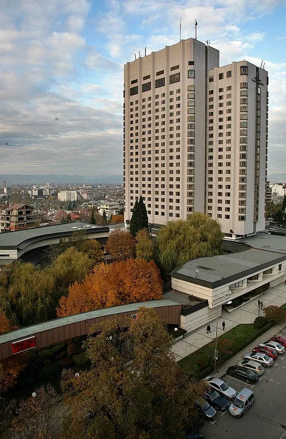 Куп хотели в София търсят купувач