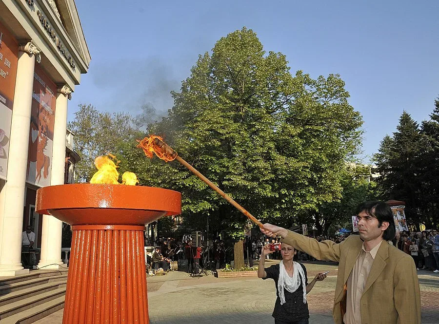 "Алея на книгата" събира навъсена публика във Варна