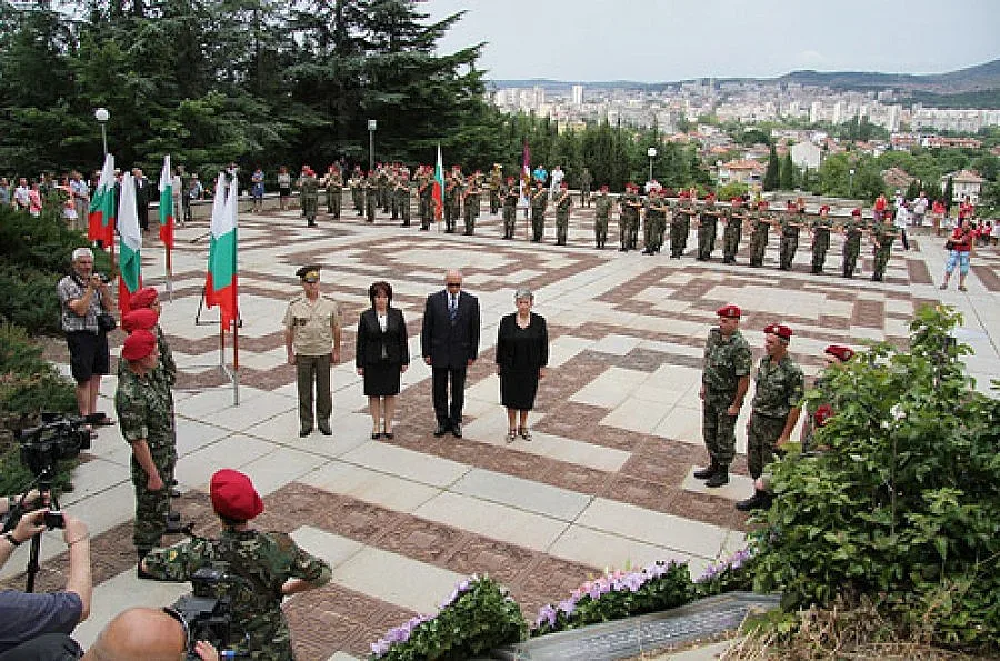 Старозагорци почетоха подвига на защитниците на града