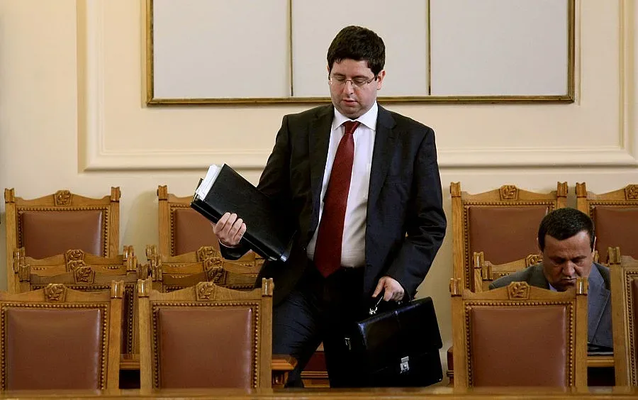 На живо: Управляващи и опозиция в спор за бюджета