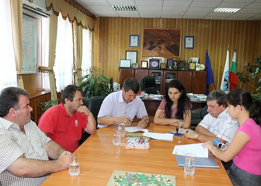 Обновяват спортна база в община Ардино