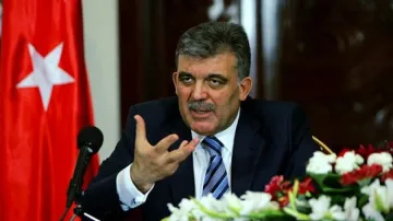 Турция ограничи със закон ролята на армията