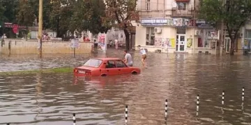 Буря и градушка като боб връхлетяха Русе