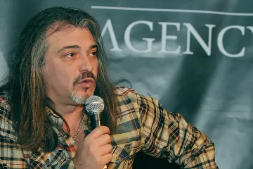 Маги Халваджиян съди Сидеров за 20 000 лева