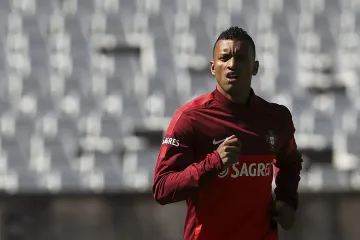 Нани, Видич и Валенсия в игра за резервите на Юнайтед 