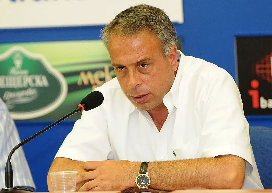 Емил Димитров призова за „политическа лустрация"