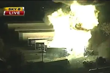 ВИДЕО: Мощни експлозии в газов завод разтърсиха Флорида 