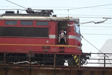 650 км релси за скоростни влакове