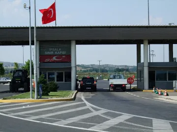 Турски гастарбайтери отбягват България заради стари паспорти