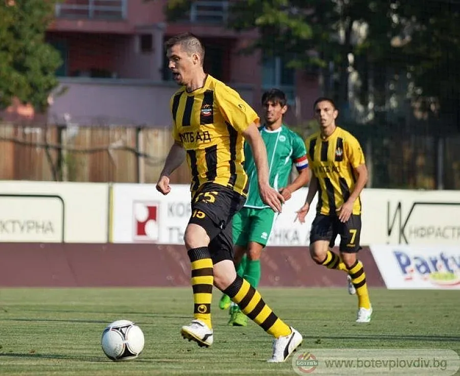 "Ботев" прибира 600 бона от мача