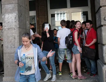 Пропаст от две единици на матурите