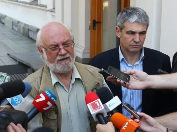 Синдикатите искат още пари и избори до края на годината