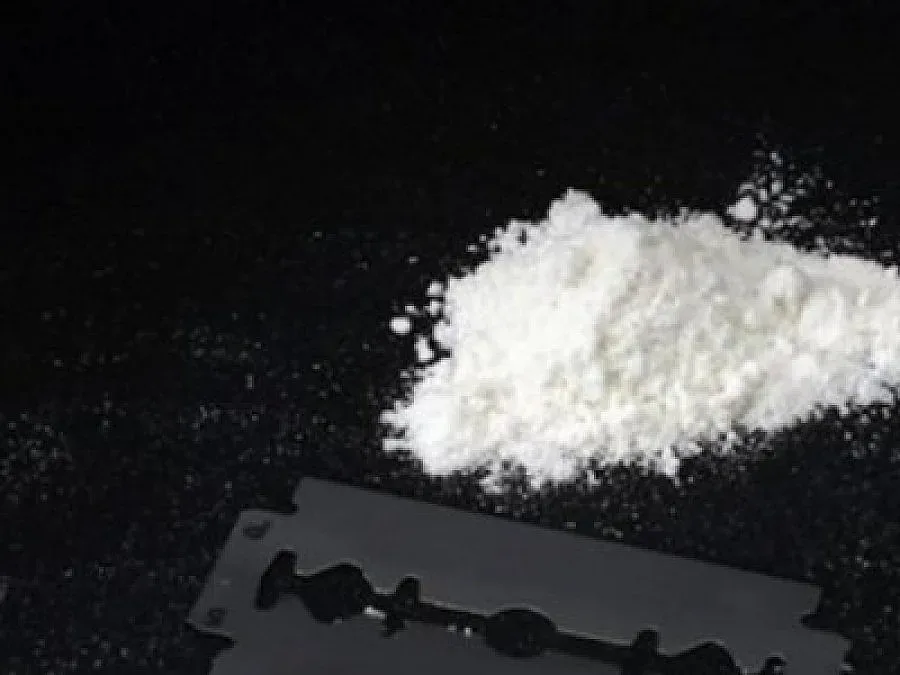 Спипаха кокаин в колана на столичанин