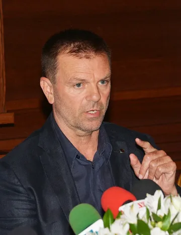 В името на ЦСКА Стойчо Младенов се отказа от 150 хлд. евро