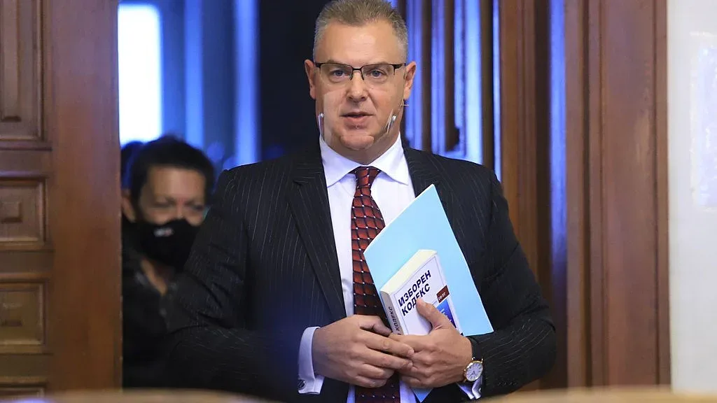 Бивш шеф на ЦИК с мощна атака към Комисията: Това не е добър знак!