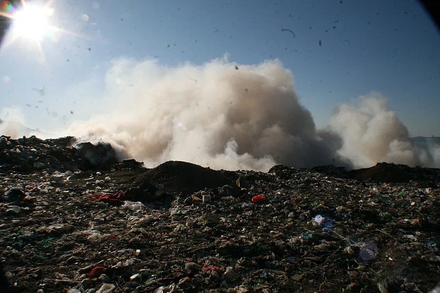 Пламна сметището на Слънчев бряг