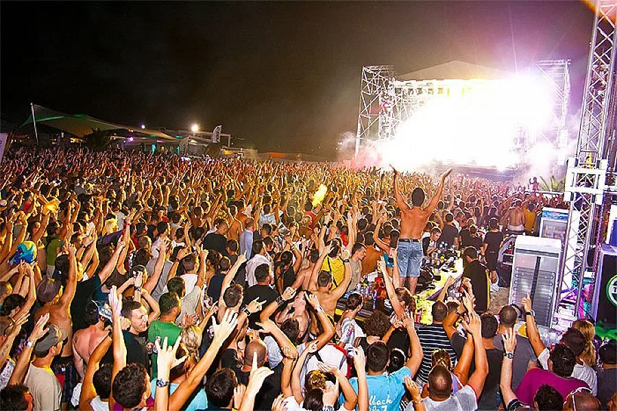 Световни звезди беснеят в Съни бийч