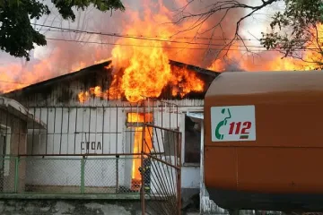 Барака до социална кухня изгоря в Търговище