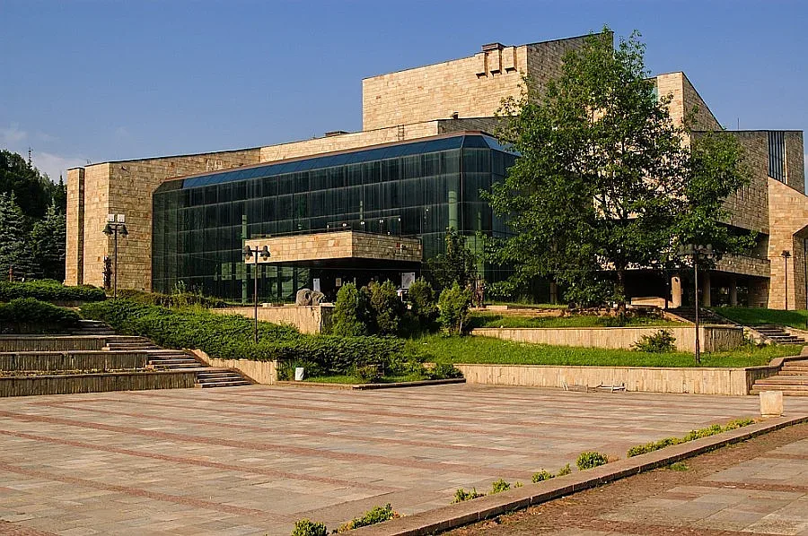 Възродяват театър „Николай Хайтов” в Смолян