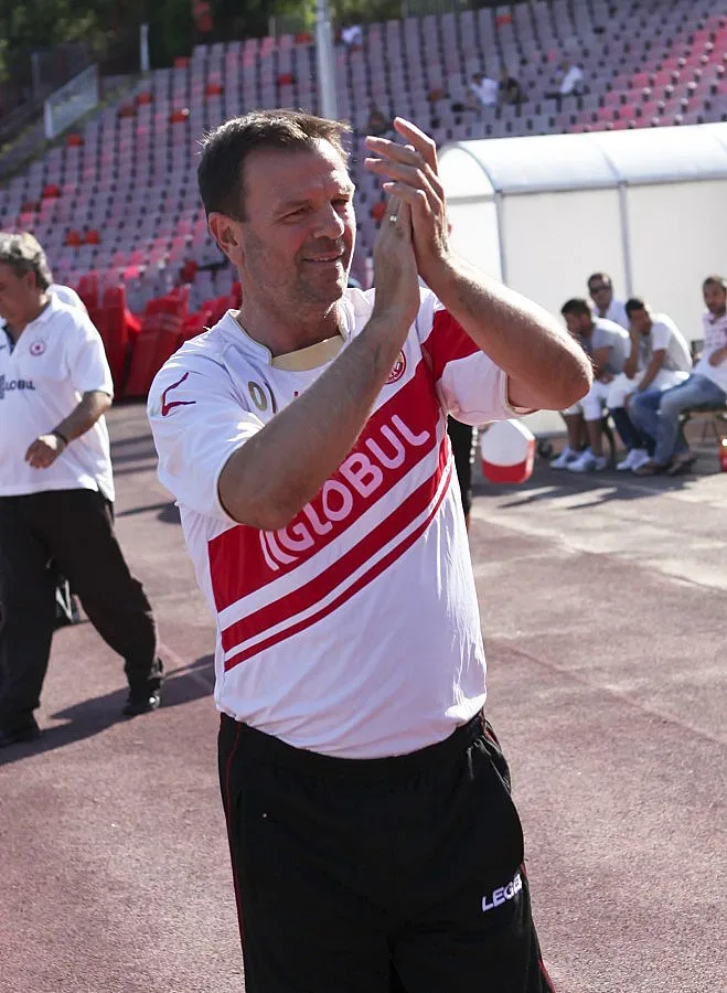 Стойчо прибира Е10 000 на месец