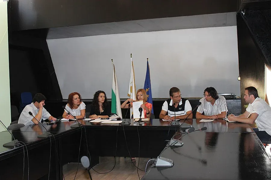 Уреждат с таблети благоевградските съветници