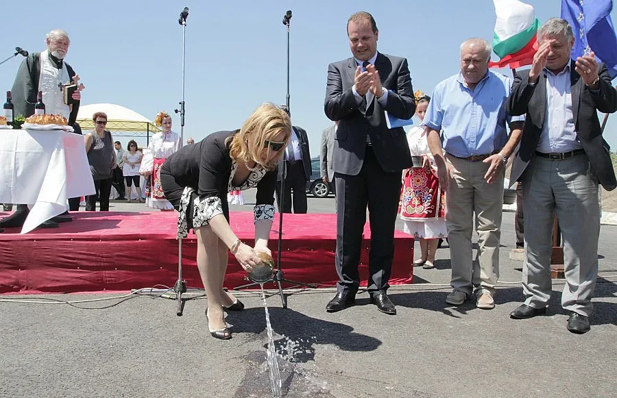 Откриха участък от АМ „Хемус”