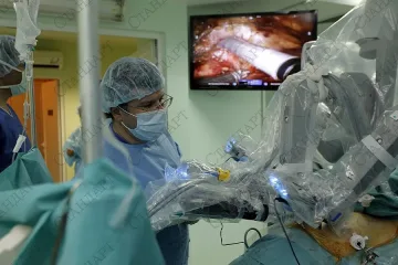 Светило оперира у нас с "Да Винчи"