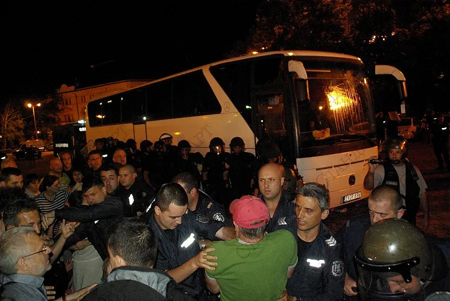 Йовчев изпратил белия рейс