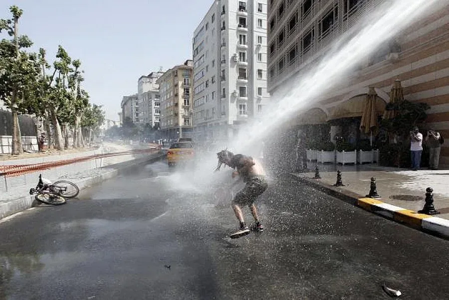715 задържани на протестите в Истанбул