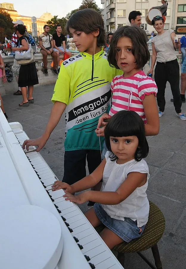 Стойнев: Не водете децата си на протеста 