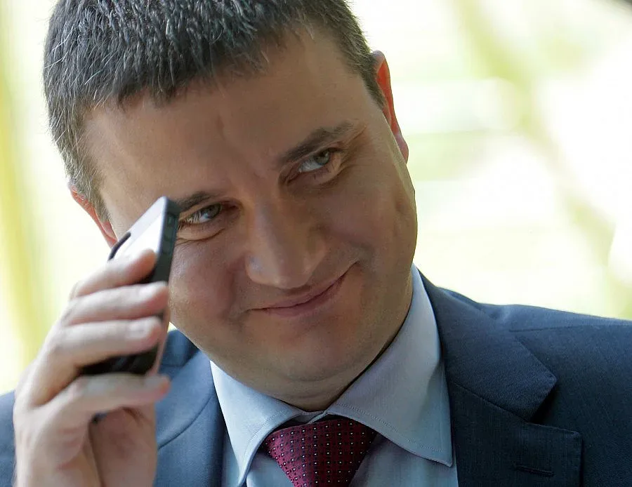 Орешарски връща ергенския данък