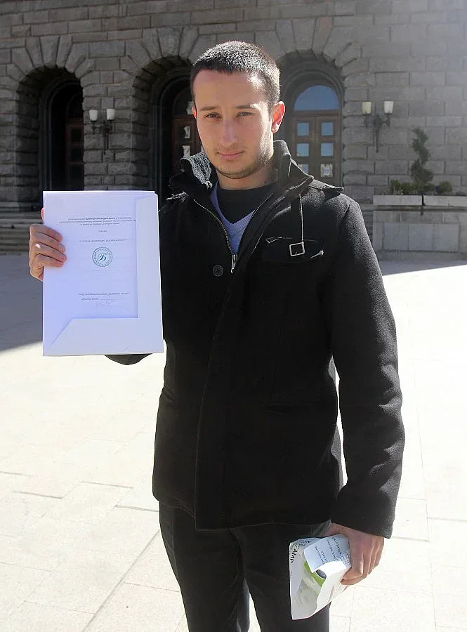 Млади партийци са новите шефове на ЦСКА