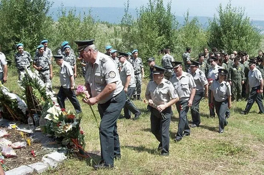 Почитат паметта на загинали в Пирин четирима офицери