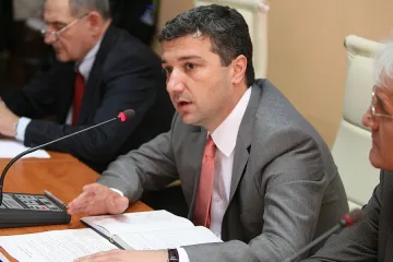 Стойнев: Имаме нужда от помощ от българския бизнес