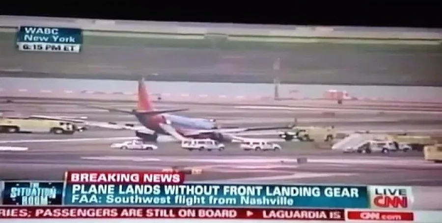 ВИДЕО: 10 ранени при авария на самолет в Ню Йорк