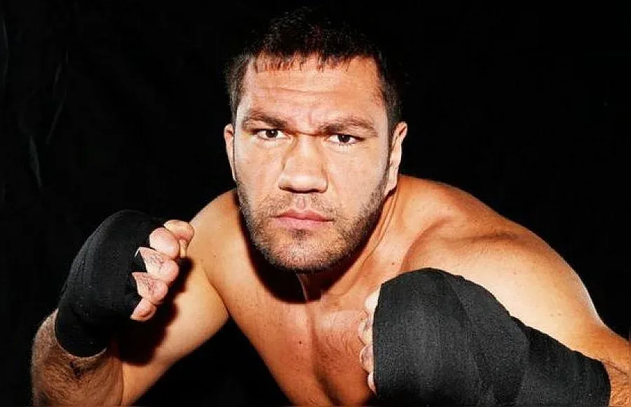 Кобрата се бие с Чисора